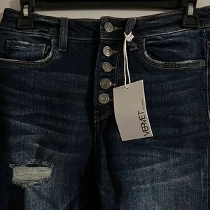 Vervet Distressed Jeans